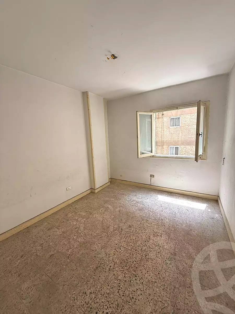 https://aqarmap.com.eg/en/listing/6937753-for-sale-alexandria-sydy-bshr-sydy-bshr-bhry-street-15