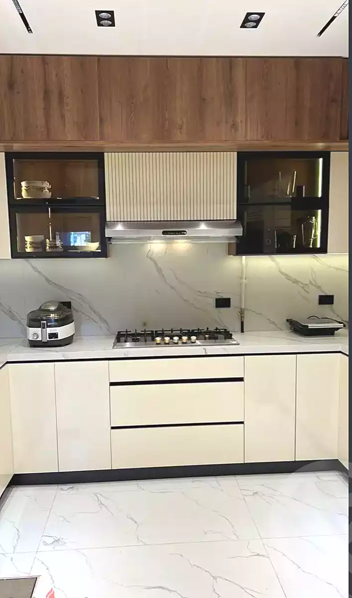 https://aqarmap.com.eg/ar/listing/6939008-for-rent-cairo-new-cairo-compounds-hyde-park-centre-ville-hyde-park