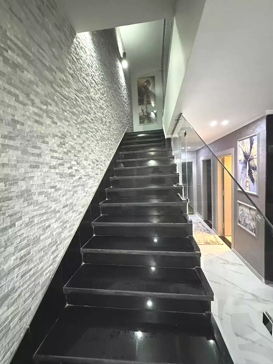 https://aqarmap.com.eg/en/listing/6941599-for-rent-cairo-new-cairo-compounds-mountain-view-hyde-park