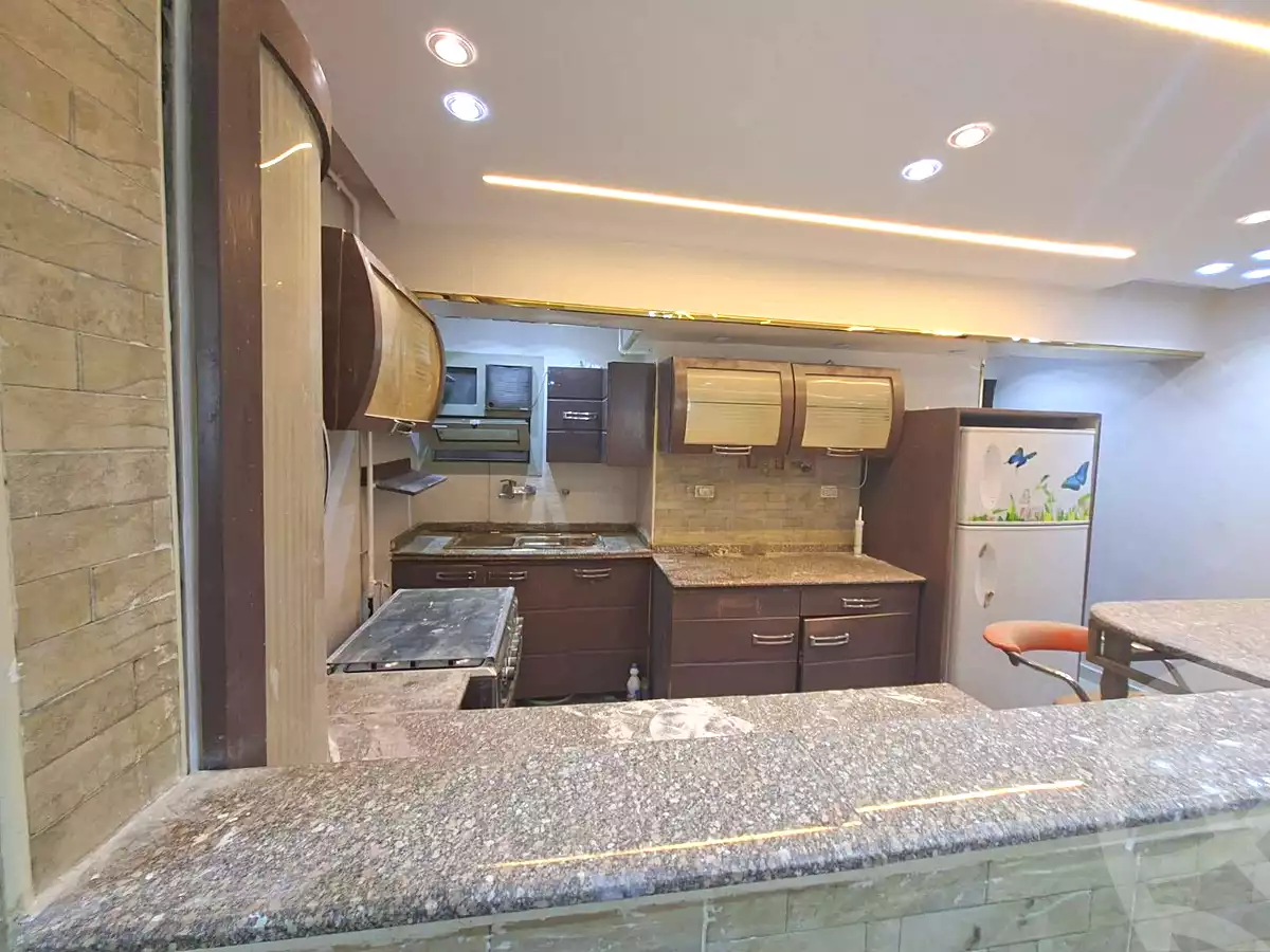 https://aqarmap.com.eg/ar/listing/6942933-for-sale-cairo-helwan-helwan-el-sharkeya-mostafa-safwat-st