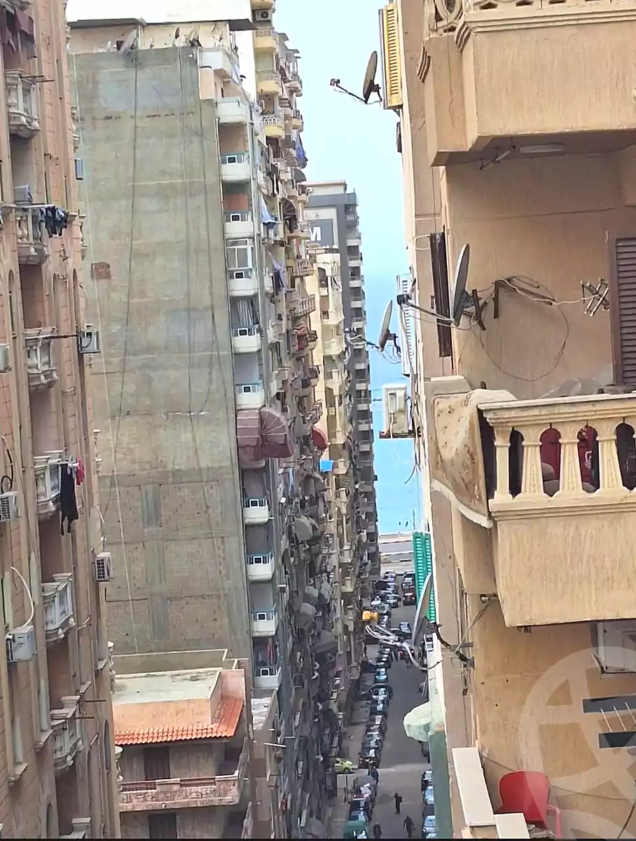 https://aqarmap.com.eg/ar/listing/6944111-for-sale-alexandria-sydy-bshr-sydy-bshr-bhry-street-15
