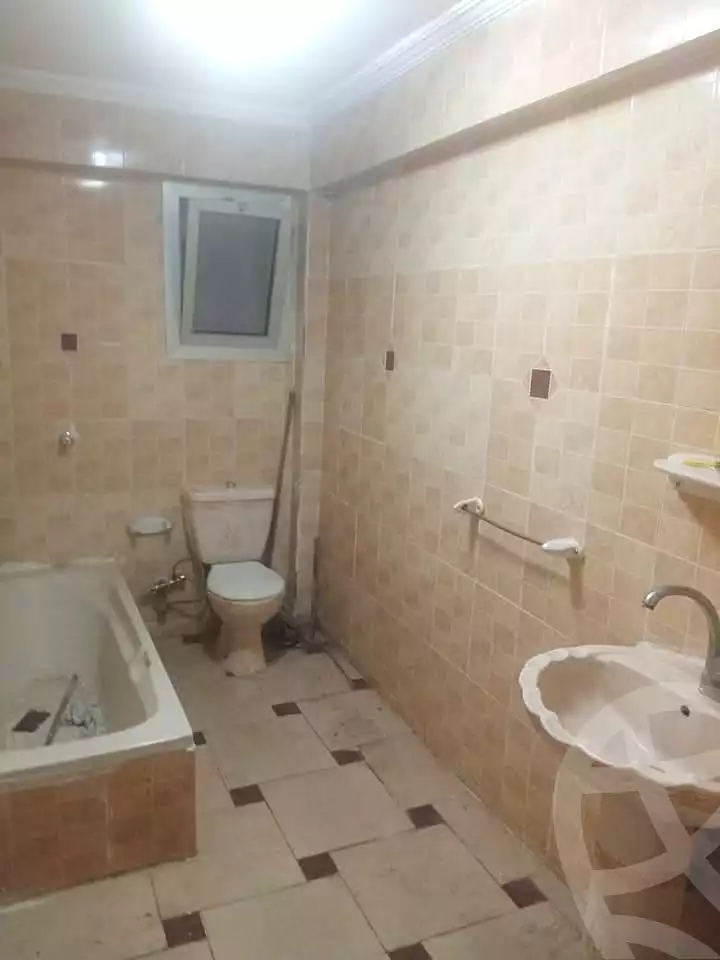 https://aqarmap.com.eg/ar/listing/6944776-for-rent-alexandria-moharram-bey-bwlynw