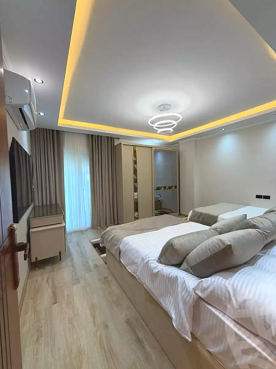 https://aqarmap.com.eg/ar/listing/6946940-for-sale-cairo-new-cairo-compounds-jadie-residence-concrete