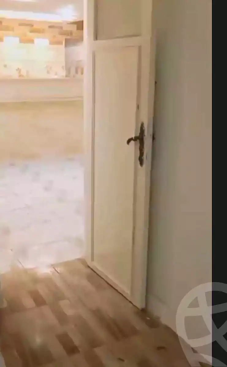 https://aqarmap.com.eg/ar/listing/6947505-for-sale-alexandria-el-asafra-shr-45