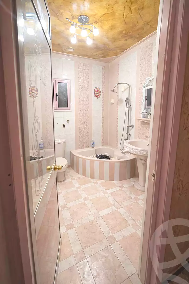 https://aqarmap.com.eg/en/listing/6948047-for-sale-alexandria-al-agamy-el-hanouvel