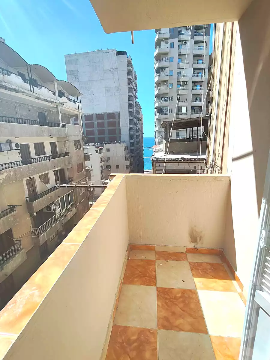 https://aqarmap.com.eg/ar/listing/6949198-for-sale-alexandria-miami-khld-bn-lwlyd
