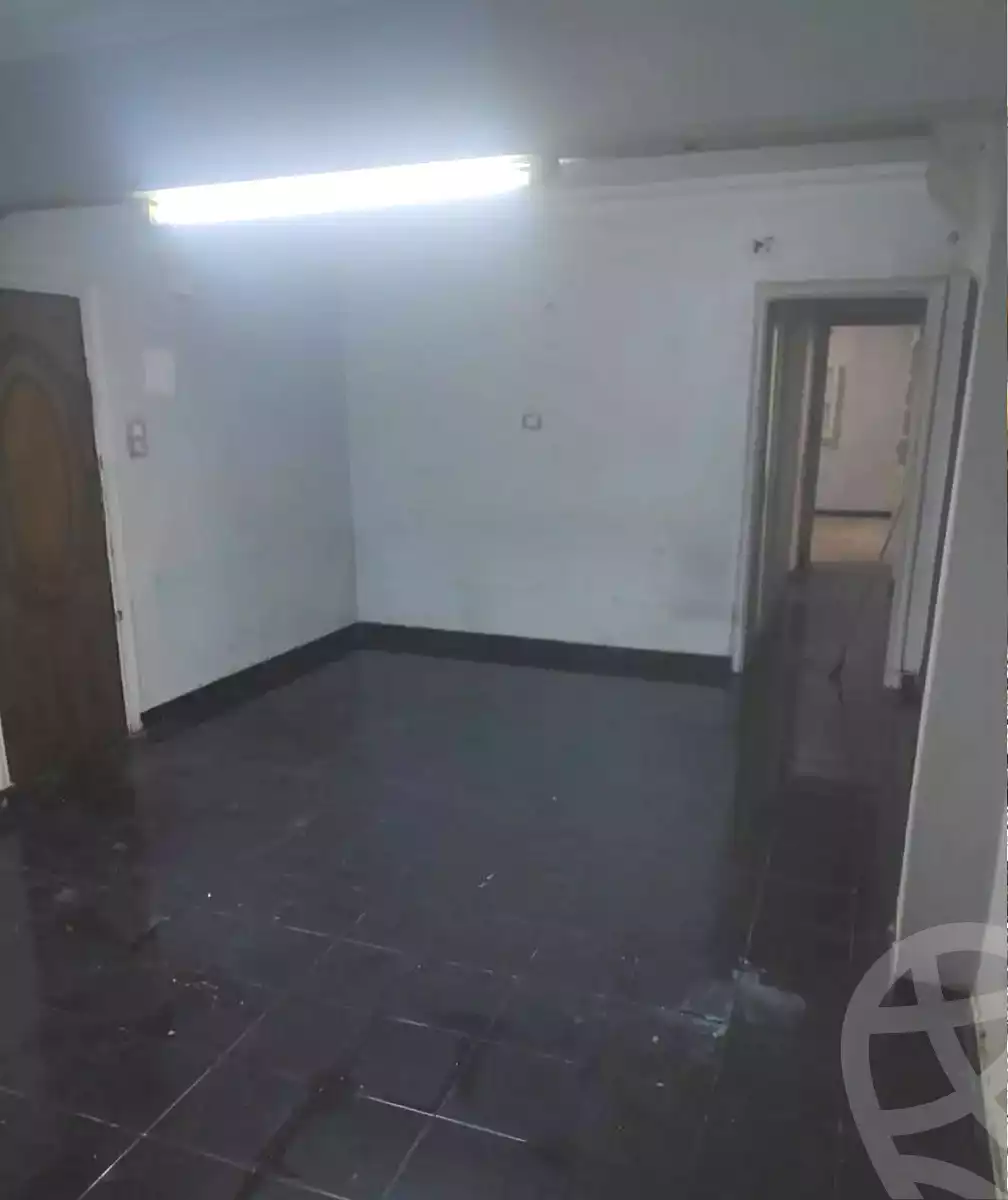 https://aqarmap.com.eg/en/listing/6950402-for-sale-cairo-helwan-helwan-el-sharkeya-latif-basha-st