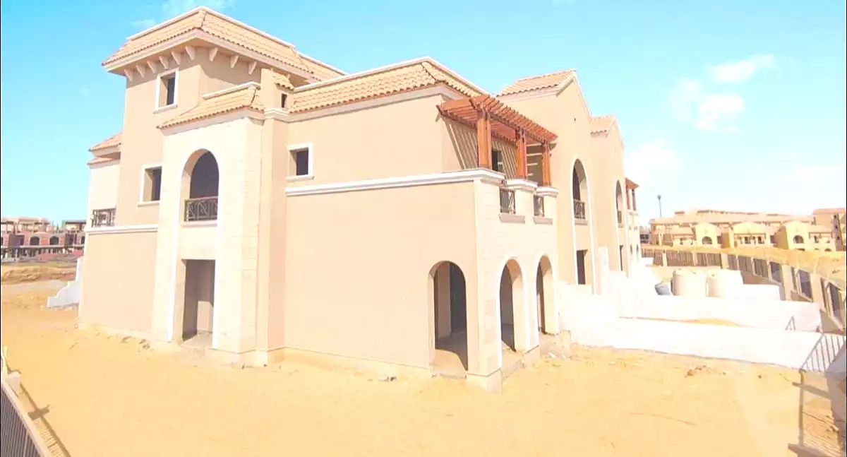 https://aqarmap.com.eg/ar/listing/6951880-for-sale-cairo-el-shorouk-compounds-yfy-ryzydns