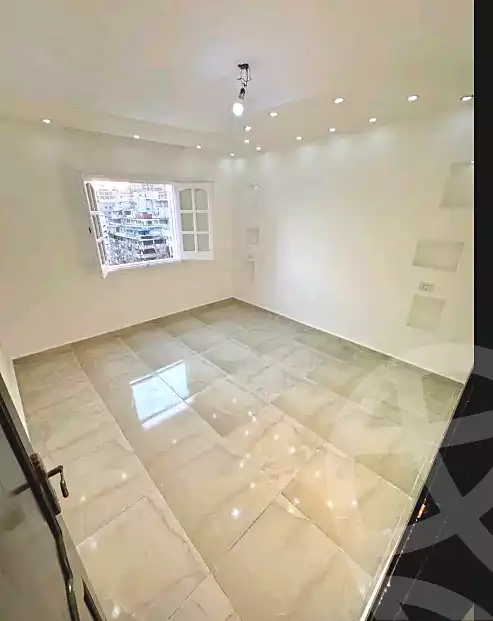 https://aqarmap.com.eg/ar/listing/6953369-for-sale-alexandria-sydy-bshr-sydy-bshr-bhry-khalil-hamada-st