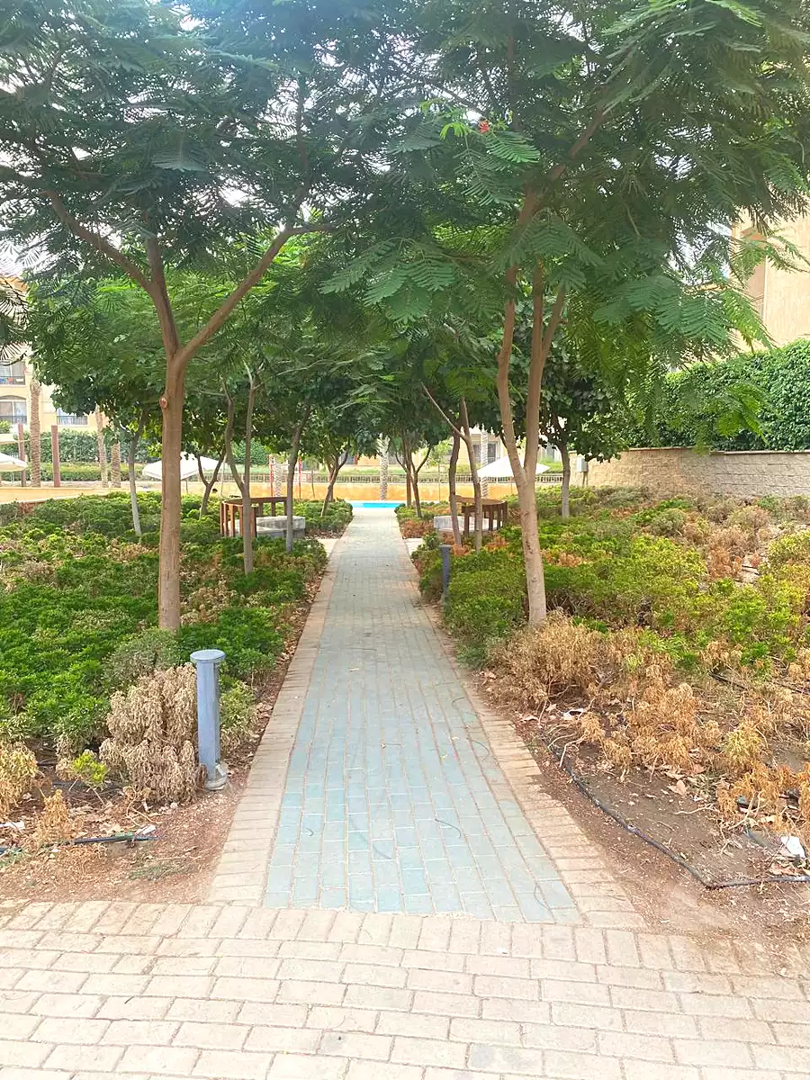 https://aqarmap.com.eg/ar/listing/6954476-for-sale-cairo-new-cairo-compounds-stwn-ryzydns-by-ar-y-llttwyr