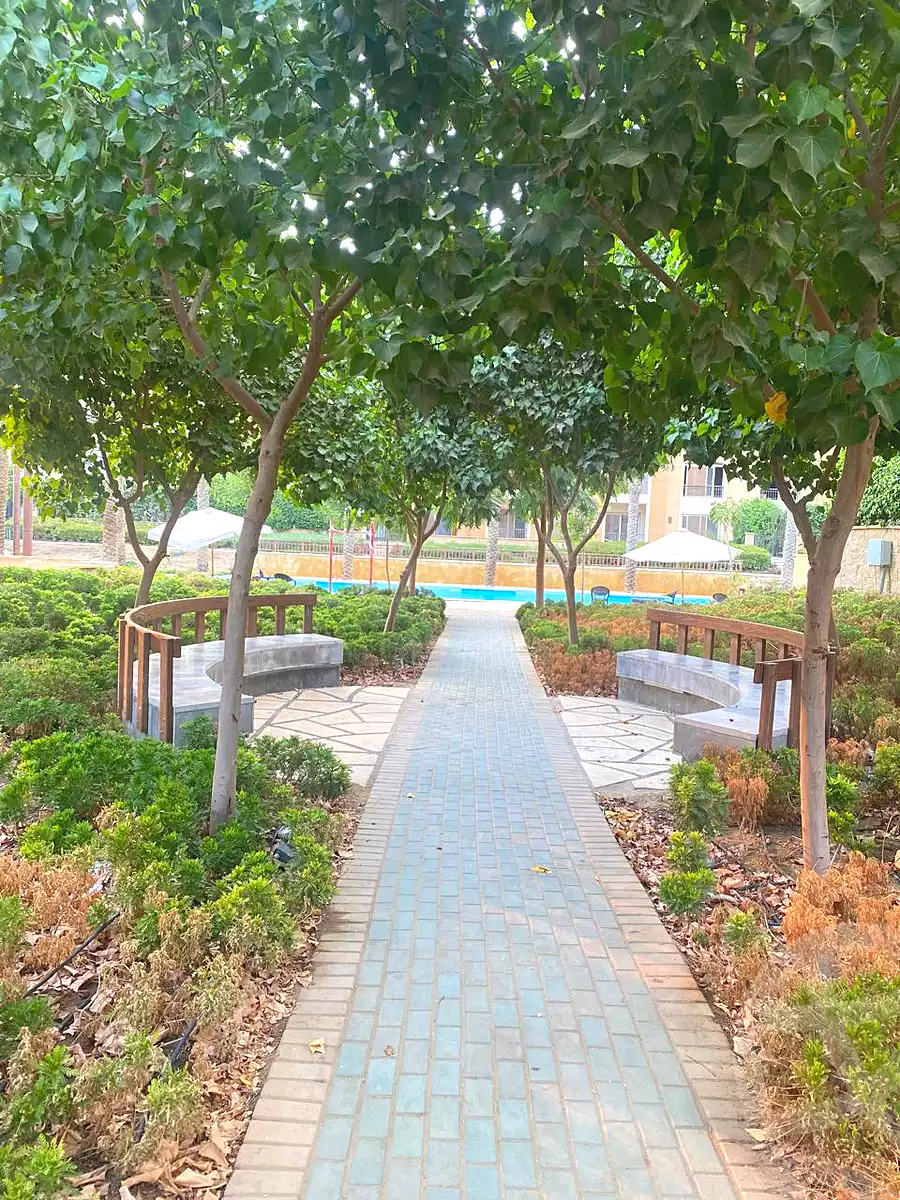 https://aqarmap.com.eg/ar/listing/6954476-for-sale-cairo-new-cairo-compounds-stwn-ryzydns-by-ar-y-llttwyr