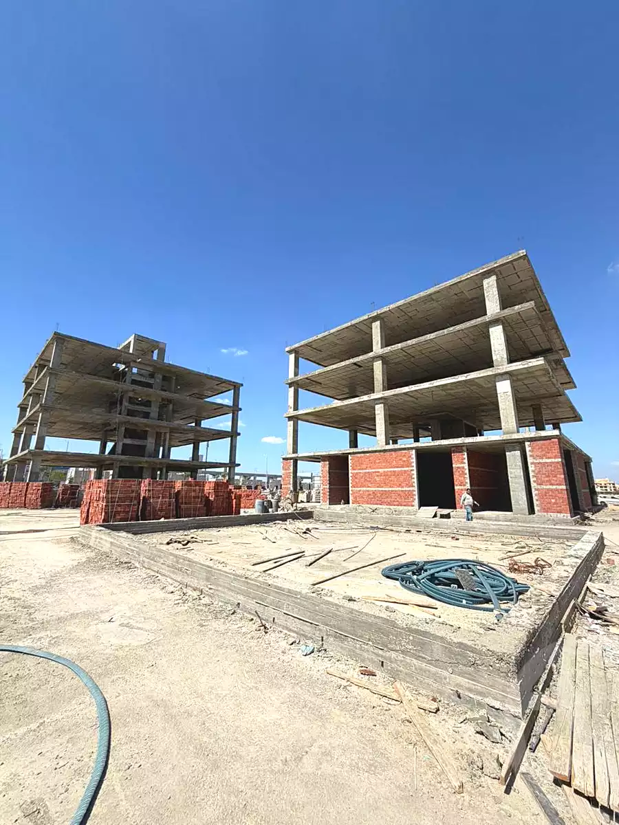 https://aqarmap.com.eg/ar/listing/6954840-for-sale-cairo-el-sheikh-zayed-city-compounds-terrace-hdb