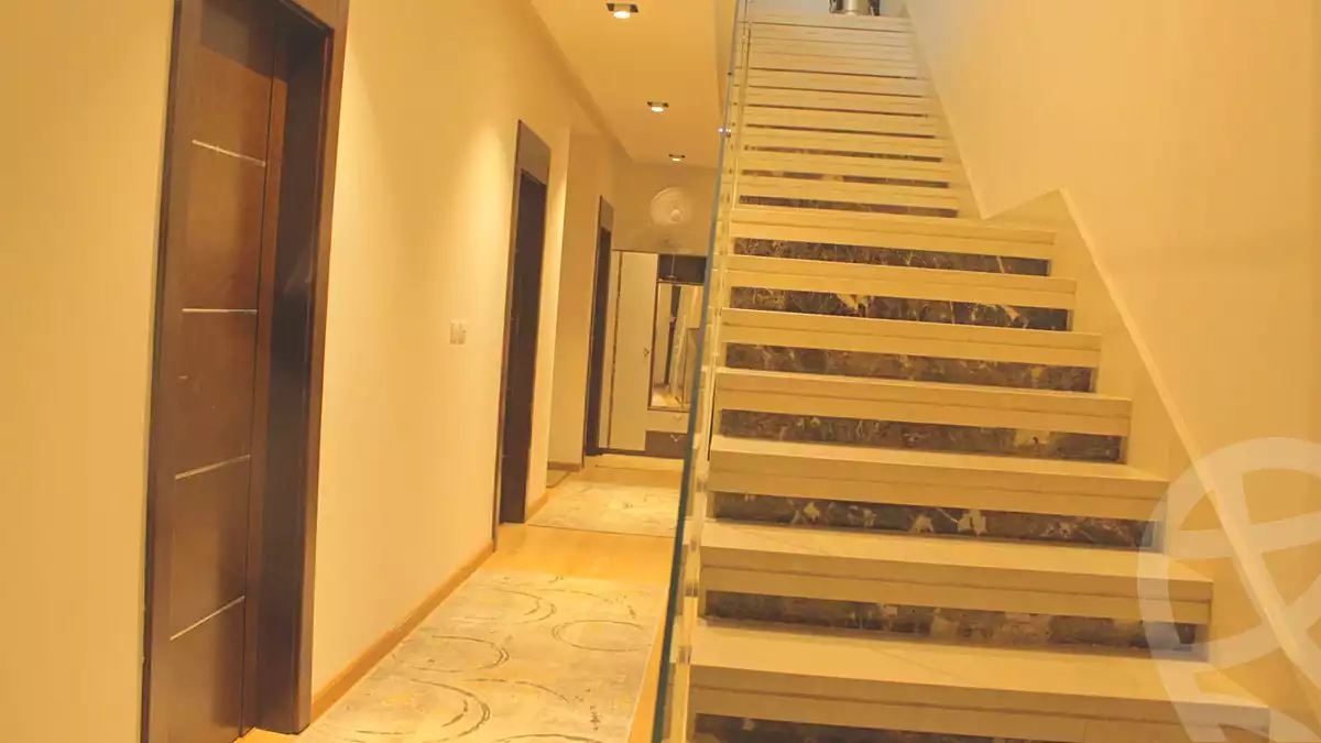 https://aqarmap.com.eg/en/listing/6955238-for-sale-cairo-new-cairo-compounds-hyde-park-business-district