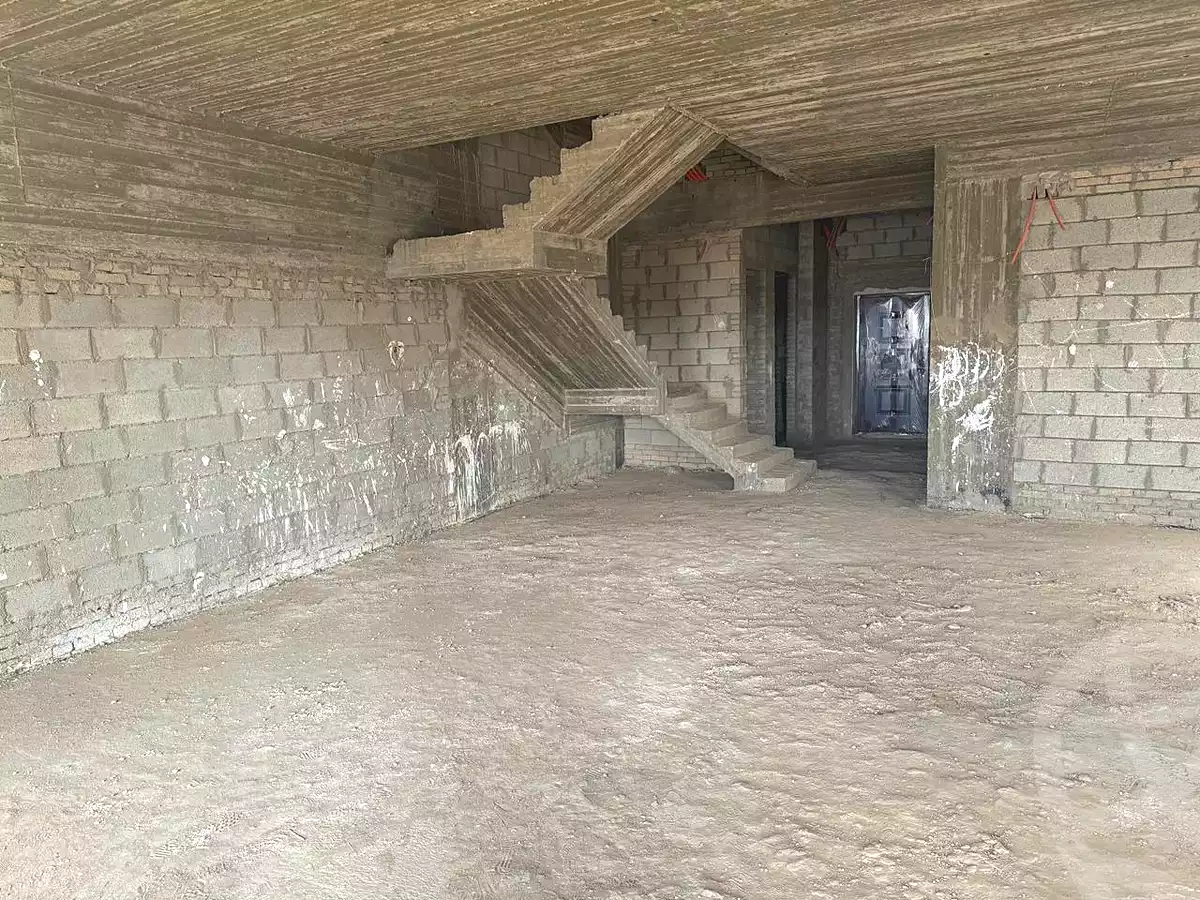 https://aqarmap.com.eg/en/listing/6956620-for-sale-cairo-new-cairo-compounds-mountain-view-hyde-park