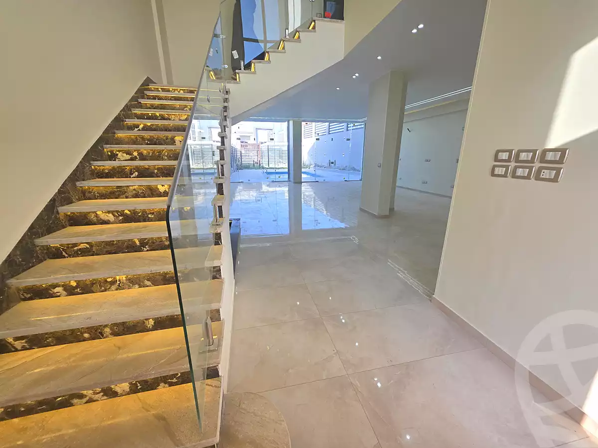 https://aqarmap.com.eg/ar/listing/6956701-for-sale-cairo-el-sheikh-zayed-city-compounds-el-khamayel