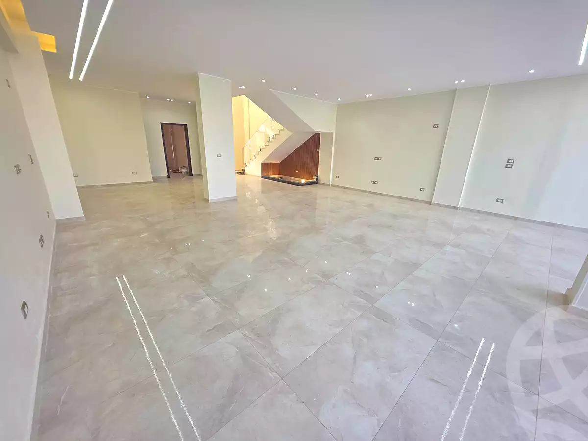 https://aqarmap.com.eg/ar/listing/6956701-for-sale-cairo-el-sheikh-zayed-city-compounds-el-khamayel