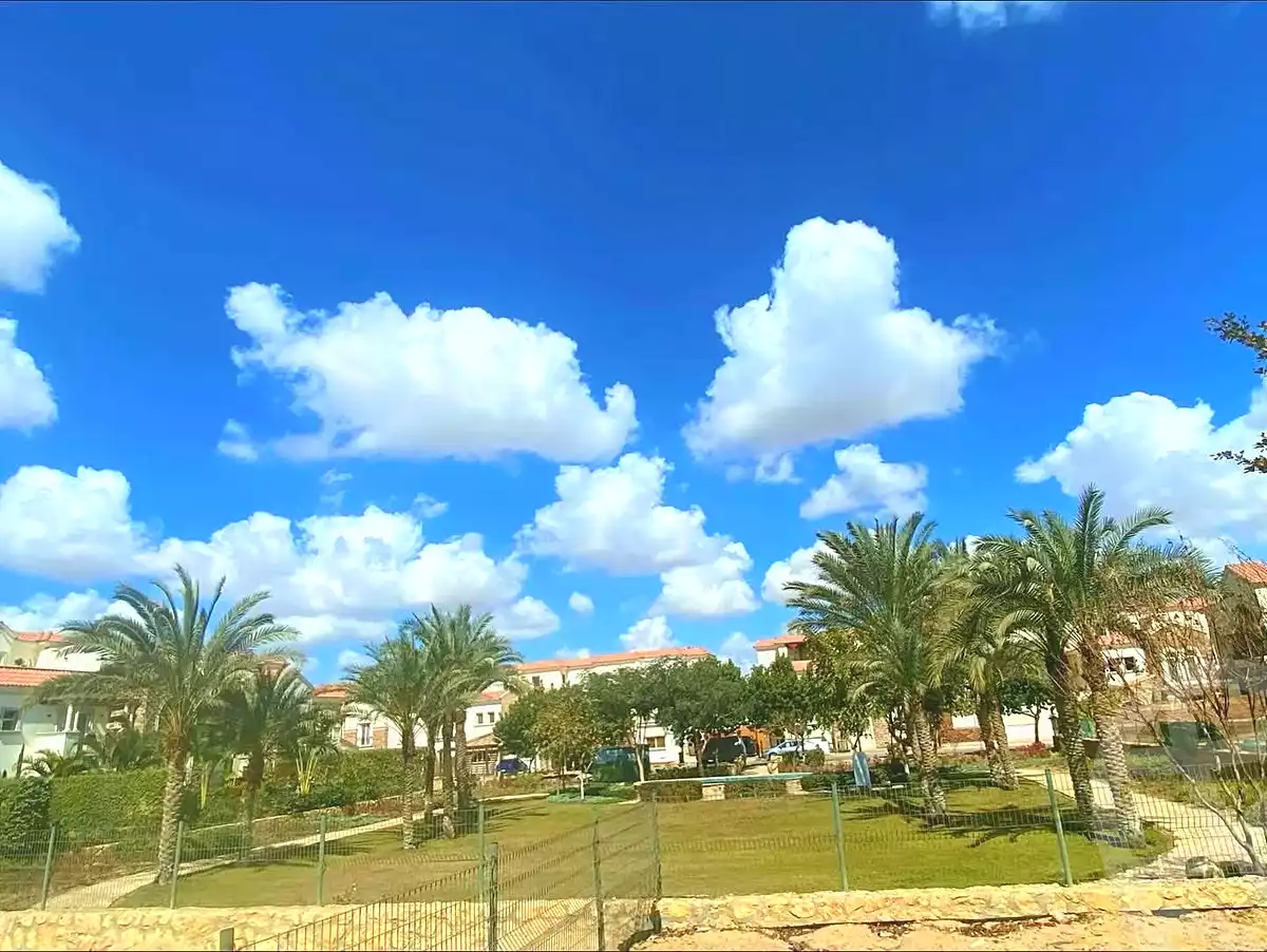 https://aqarmap.com.eg/en/listing/6956763-for-sale-cairo-el-shorouk-compounds-divina-gardens