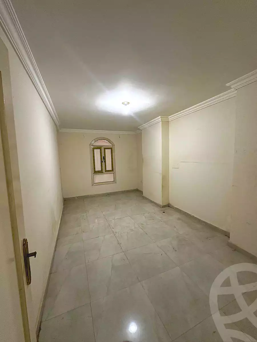 https://aqarmap.com.eg/ar/listing/6957801-for-rent-alexandria-new-miami-eskot