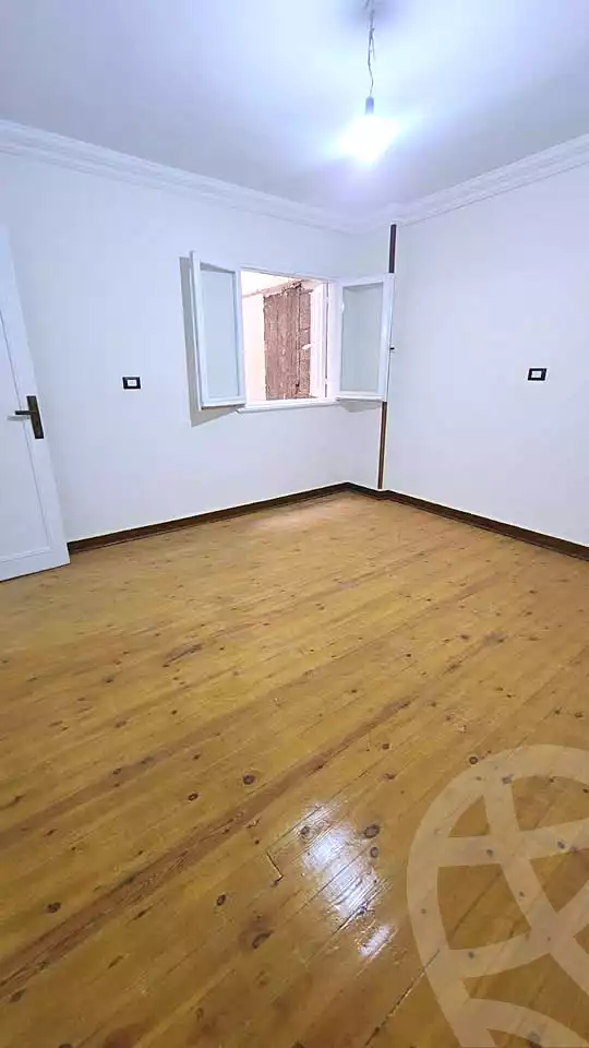 https://aqarmap.com.eg/ar/listing/6958237-for-sale-alexandria-el-mandara-shr-jml-bd-lnsr