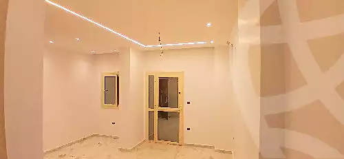 https://aqarmap.com.eg/ar/listing/6876566-for-sale-cairo-6th-of-october-el-ahyaa-neighborhood-2nd-divided-from-al-kafrawei-st