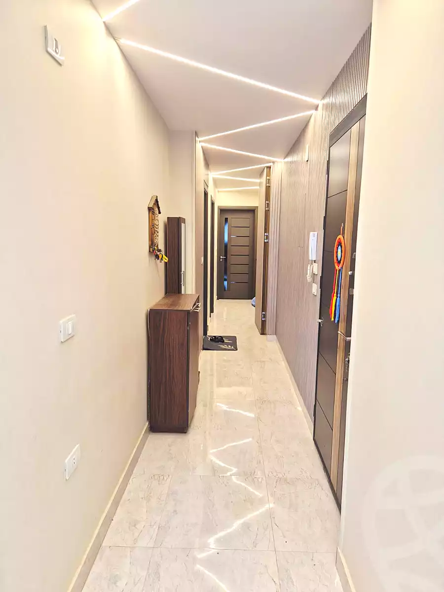 https://aqarmap.com.eg/ar/listing/6959413-for-sale-cairo-el-sheikh-zayed-city-el-hay-el-hady-ashaer-area-1-street-10