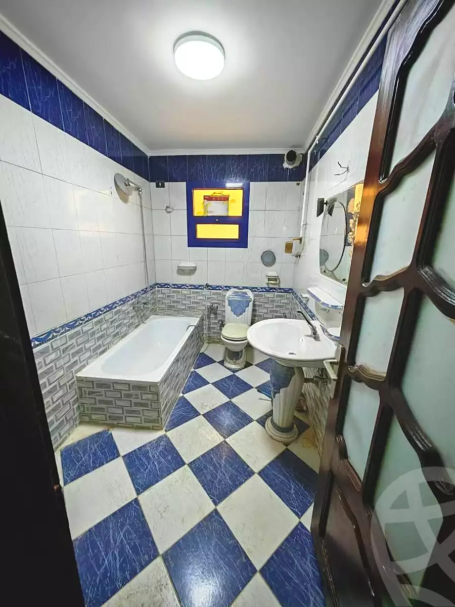 https://aqarmap.com.eg/ar/listing/6959892-for-sale-cairo-helwan-ahmed-enci-st