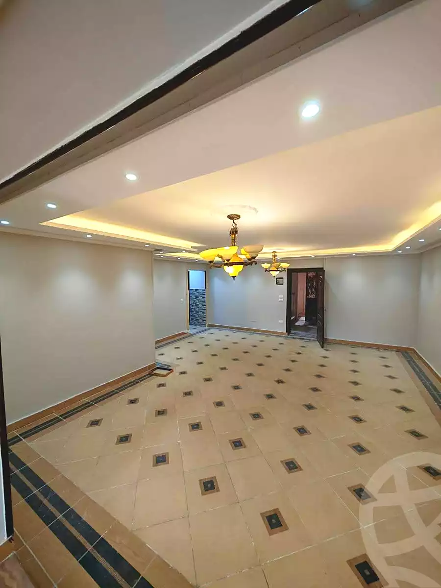 https://aqarmap.com.eg/ar/listing/6959892-for-sale-cairo-helwan-ahmed-enci-st