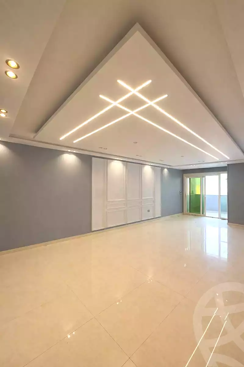 https://aqarmap.com.eg/ar/listing/6960489-for-sale-alexandria-moharram-bey-kanal-al-mahmoudeya-al-bahri-st