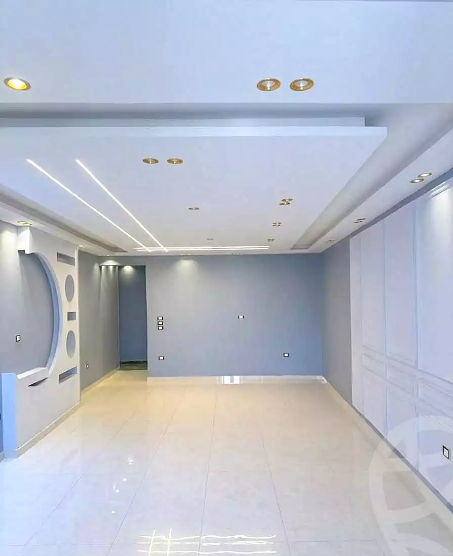 https://aqarmap.com.eg/ar/listing/6960489-for-sale-alexandria-moharram-bey-kanal-al-mahmoudeya-al-bahri-st