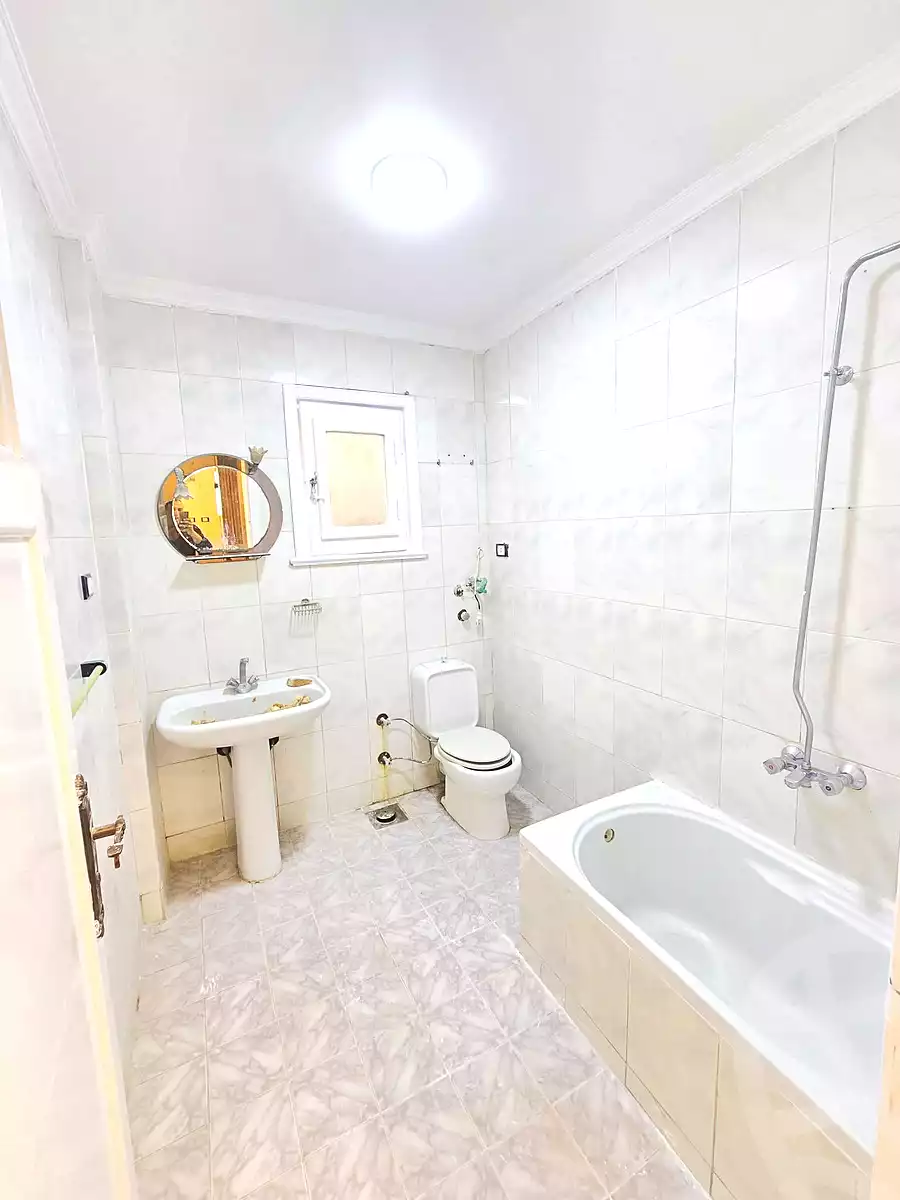 https://aqarmap.com.eg/ar/listing/6961047-for-sale-alexandria-al-agamy-shataa-el-nakheel
