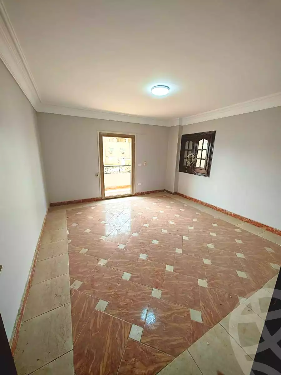 https://aqarmap.com.eg/ar/listing/6961110-for-sale-cairo-helwan-ahmed-enci-st
