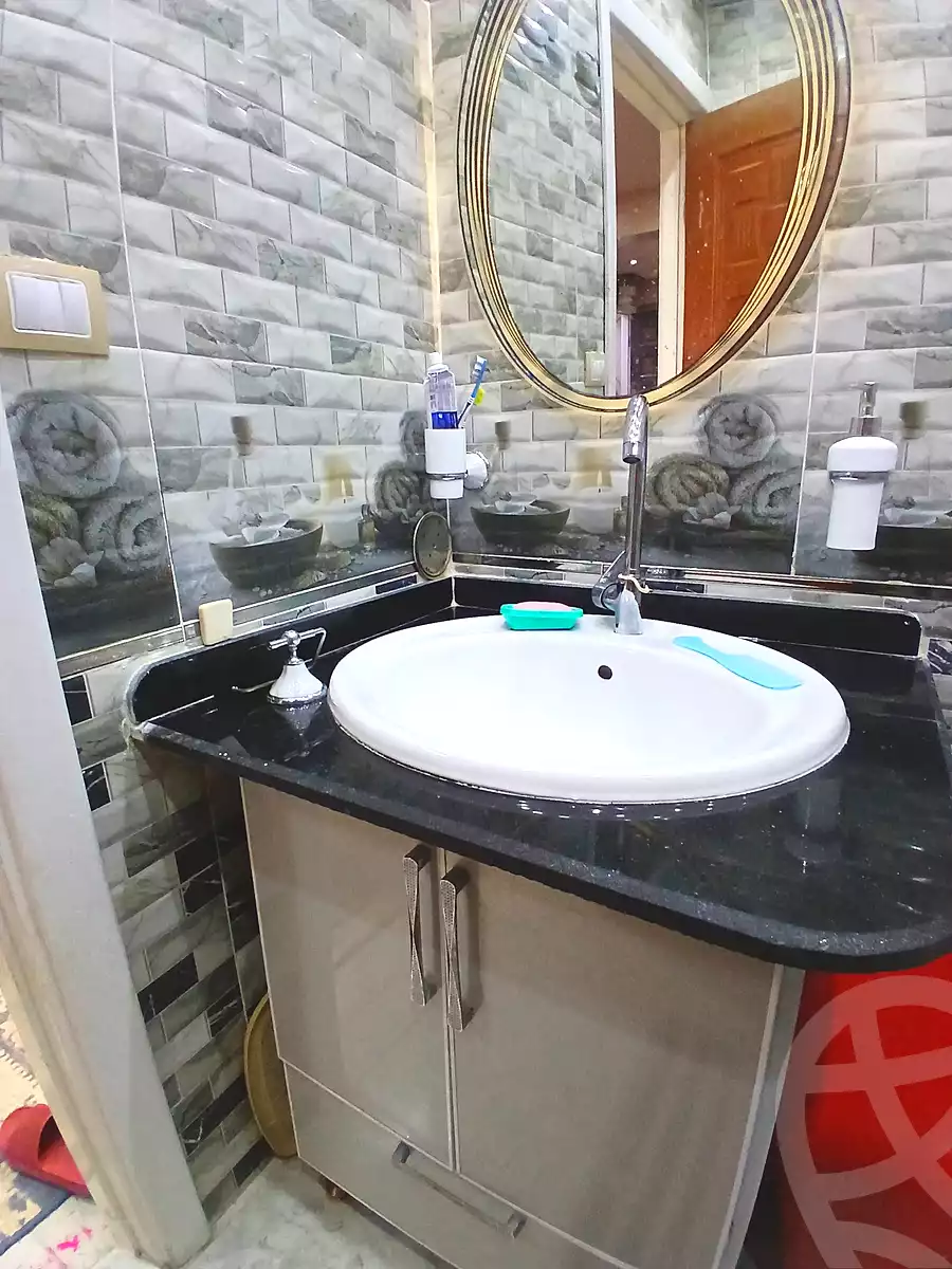 https://aqarmap.com.eg/ar/listing/6961806-for-sale-alexandria-al-agamy-el-hanouvel-radwan-st