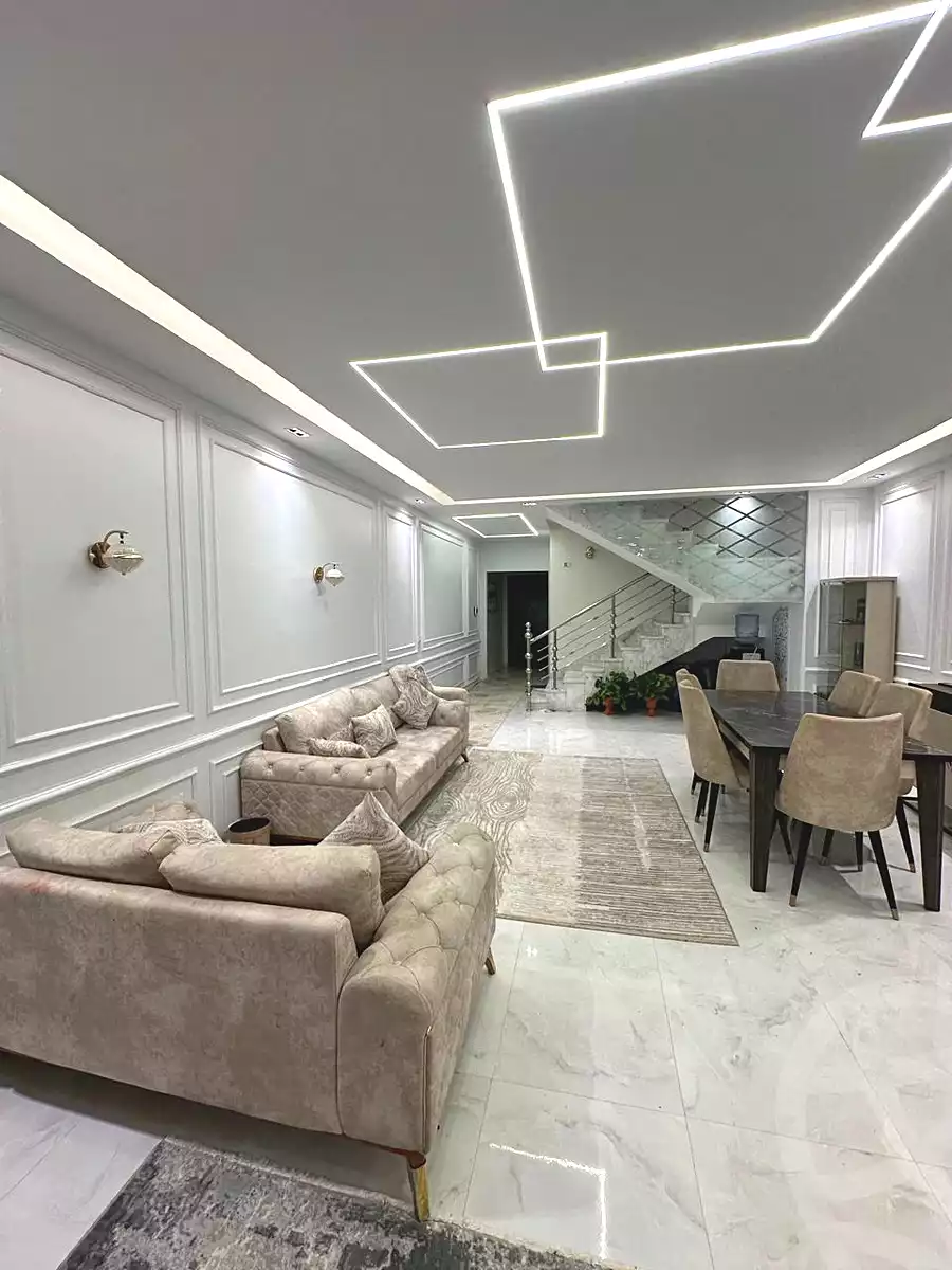تاون هاوس بـ٤ غرف نوم في Continental Residence، صورة ٢ من ٢١