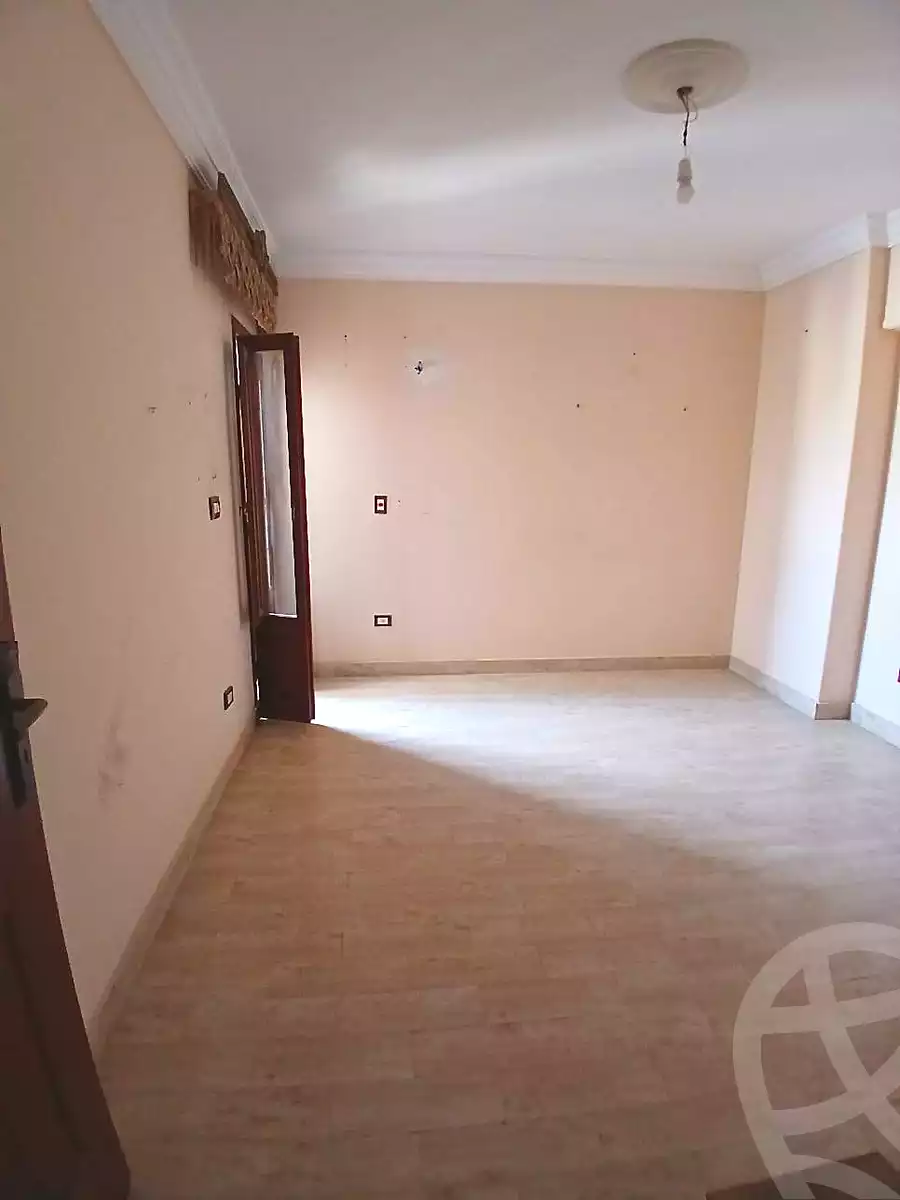 https://aqarmap.com.eg/en/listing/6963093-for-rent-alexandria-lauran