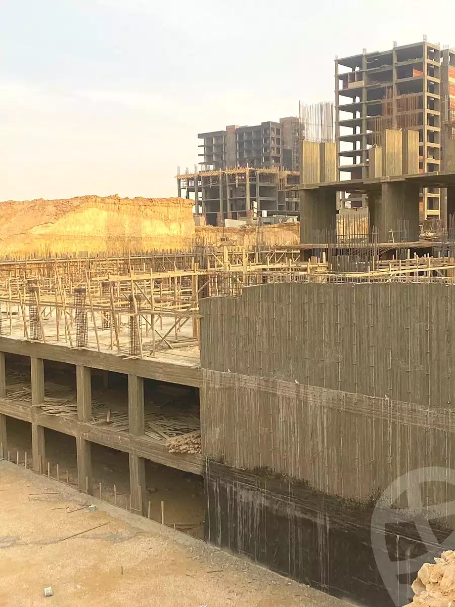 https://aqarmap.com.eg/ar/listing/6964342-for-sale-cairo-new-administrative-capital-ldwn-twn-knywn-byzns-kwmblks-dyr-msr