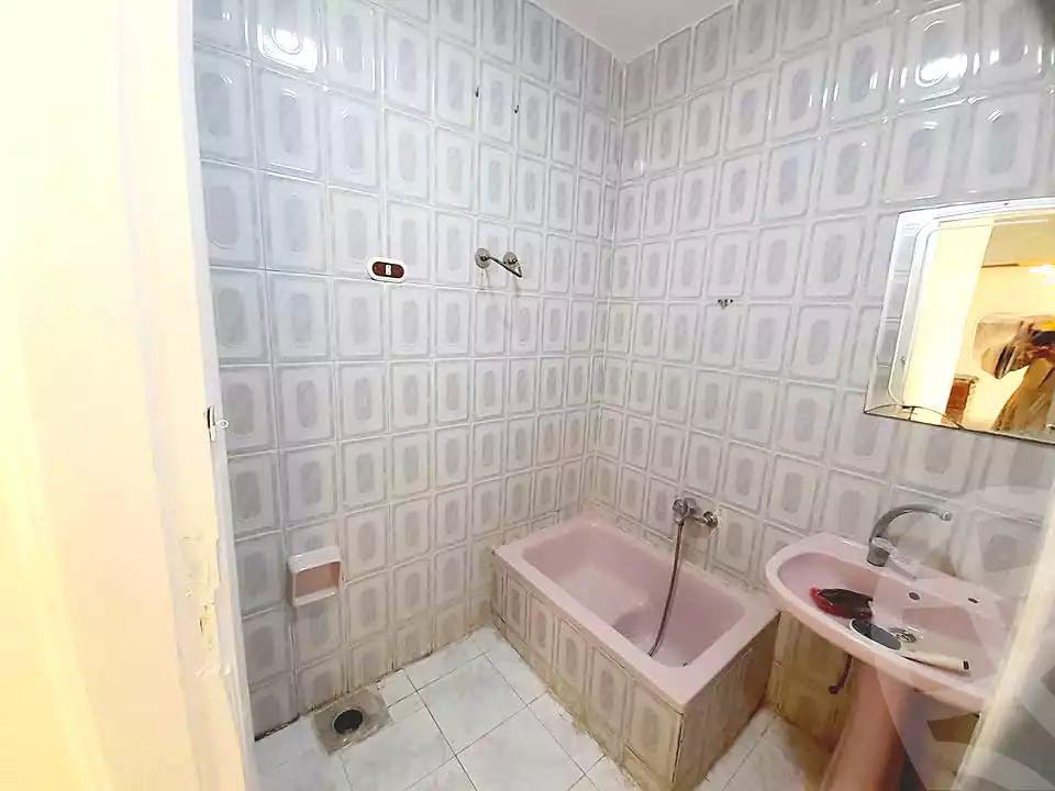 https://aqarmap.com.eg/en/listing/6965225-for-sale-alexandria-al-agamy-shataa-el-nakheel