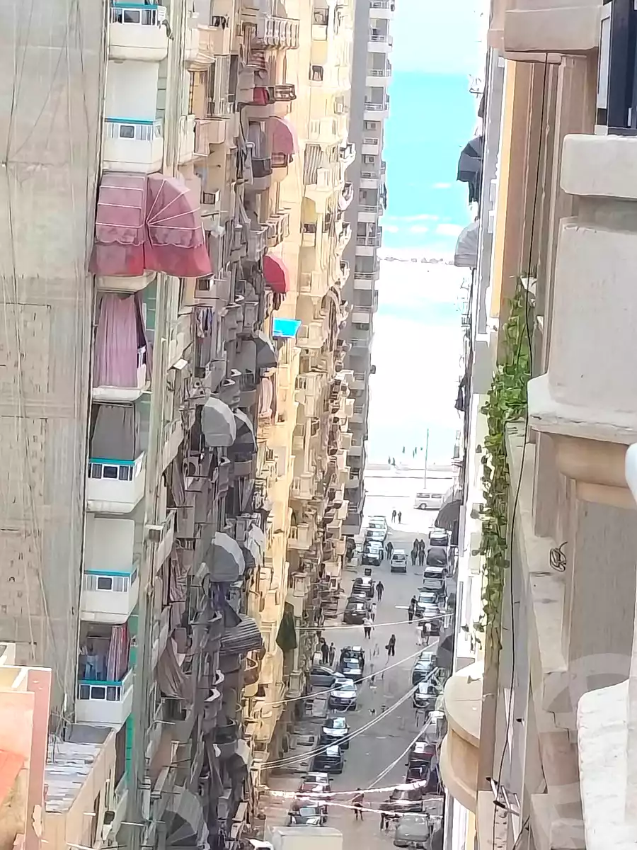 https://aqarmap.com.eg/ar/listing/6965706-for-sale-alexandria-sydy-bshr-sydy-bshr-bhry-shr-mhmwd-l-yswy