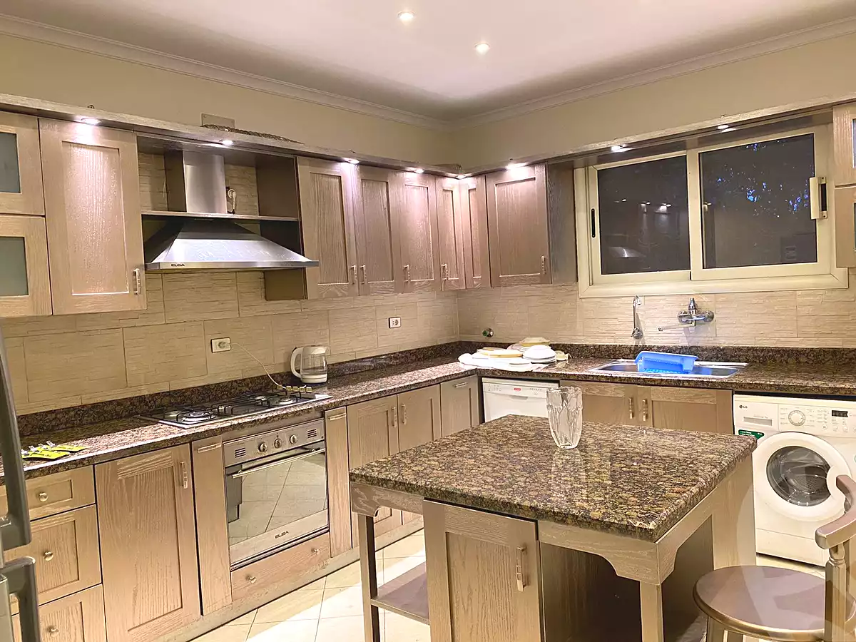 5 BR Twinhouse in Bellagio, photo 9 of 24