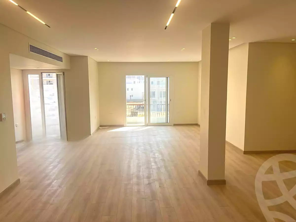 https://aqarmap.com.eg/ar/listing/6969402-for-rent-cairo-new-cairo-compounds-mountain-view-hyde-park