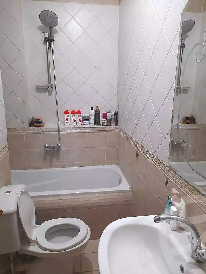https://aqarmap.com.eg/ar/listing/6969978-for-rent-alexandria-lauran