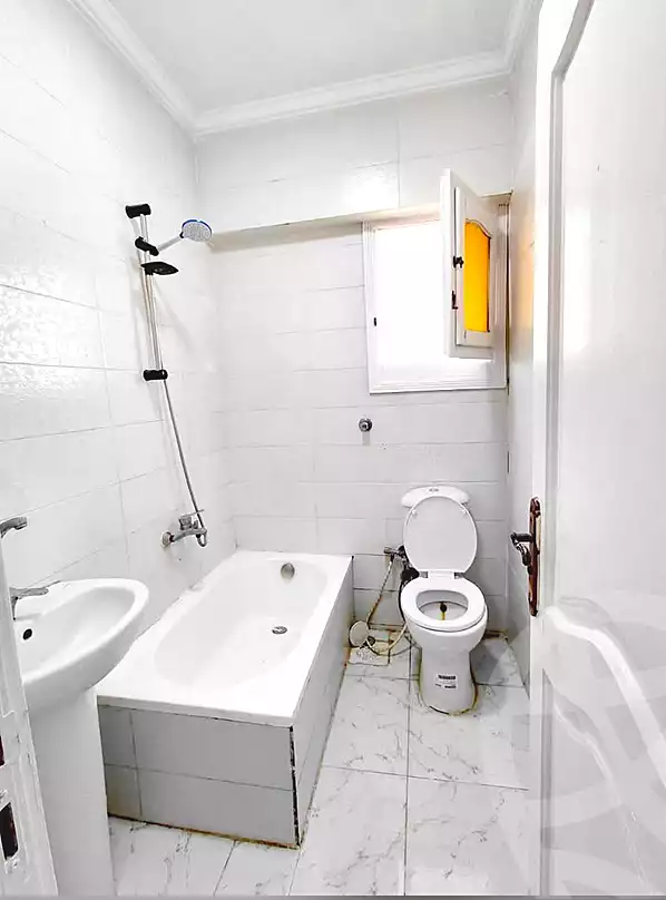 https://aqarmap.com.eg/ar/listing/6971435-for-sale-alexandria-al-agamy-shataa-el-nakheel