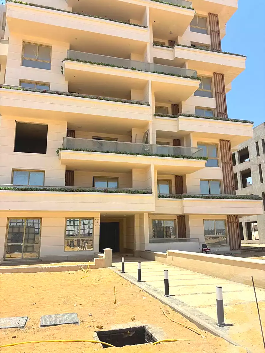 https://aqarmap.com.eg/en/listing/6975452-for-sale-cairo-new-administrative-capital-r8-de-joya-4-compound-taj-misr