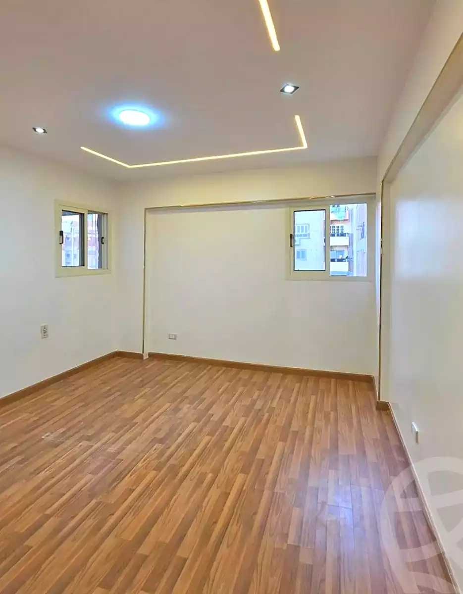 https://aqarmap.com.eg/ar/listing/6976720-for-sale-alexandria-sydy-bshr-sydy-bshr-bhry-shr-mhmwd-l-yswy