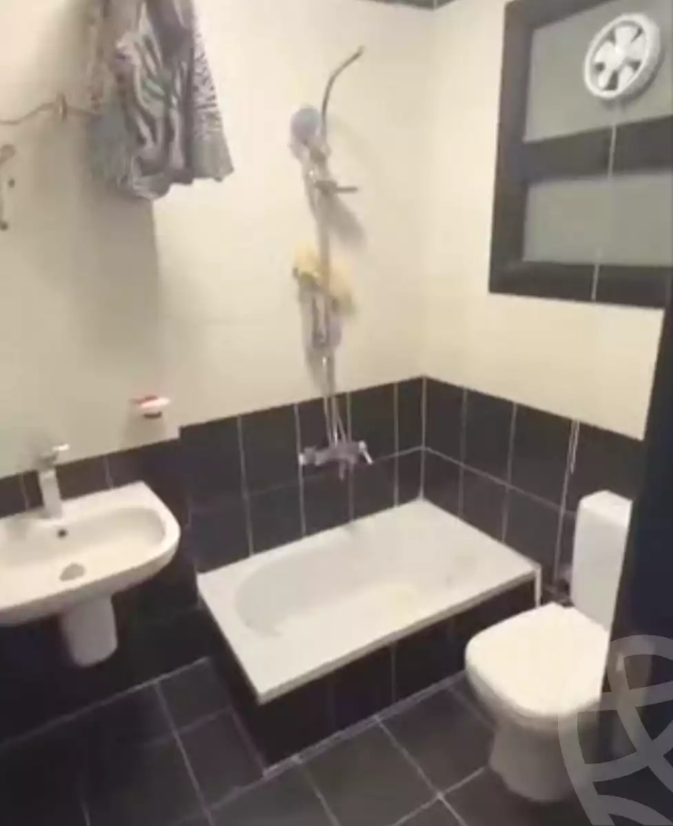 https://aqarmap.com.eg/ar/listing/6977450-for-sale-cairo-ain-shams-ahmed-esmat-st