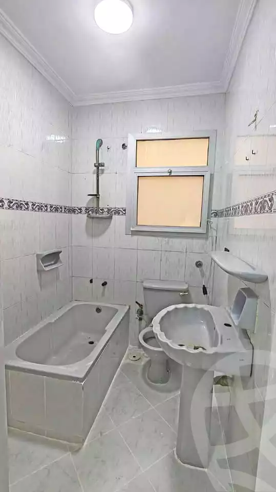 https://aqarmap.com.eg/ar/listing/6978083-for-sale-alexandria-al-agamy-shataa-el-nakheel