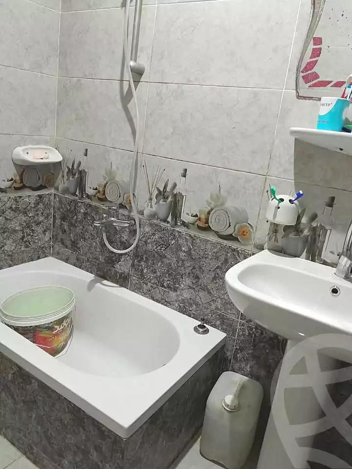 https://aqarmap.com.eg/ar/listing/6978590-for-sale-alexandria-al-agamy-lbytsh-ain-shams-st