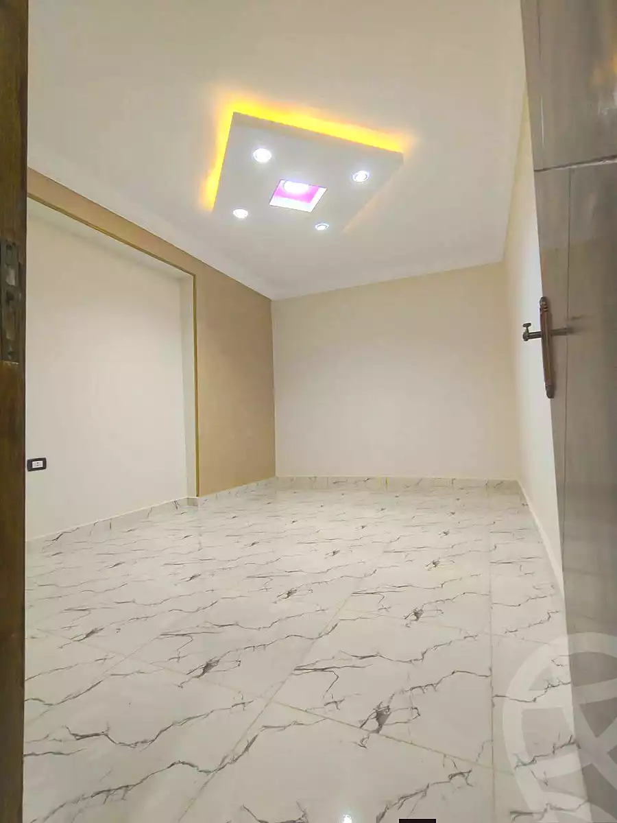 https://aqarmap.com.eg/ar/listing/6978834-for-sale-cairo-helwan-hadayek-helwan-nile-corniche-st