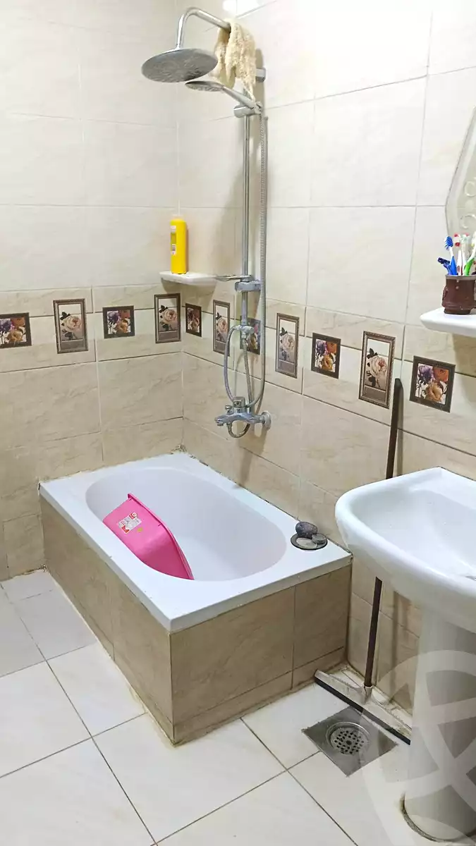 https://aqarmap.com.eg/ar/listing/6979196-for-sale-alexandria-al-agamy-lbytsh-shahr-al-assal-st