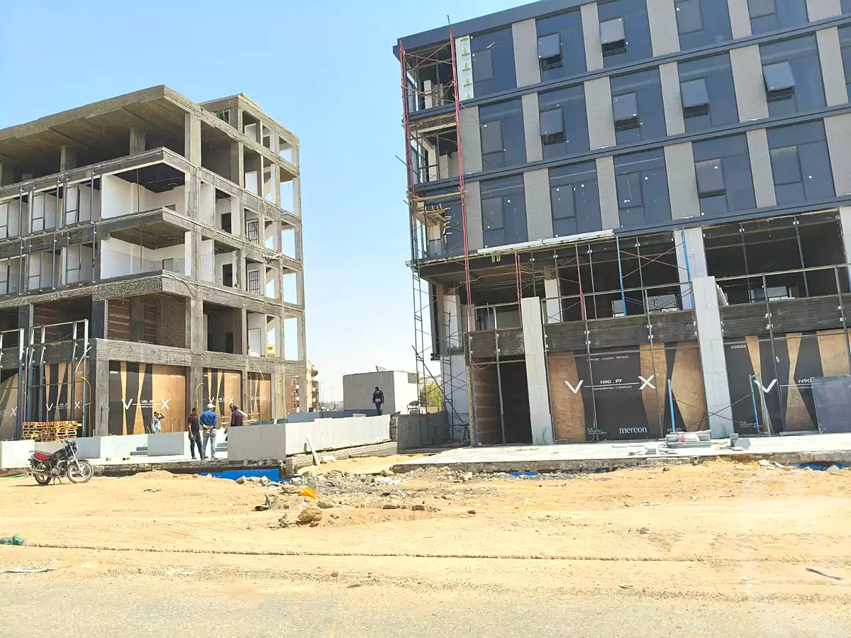 https://aqarmap.com.eg/en/listing/6979885-for-sale-cairo-new-cairo-compounds-vx-n90-mall-mercon