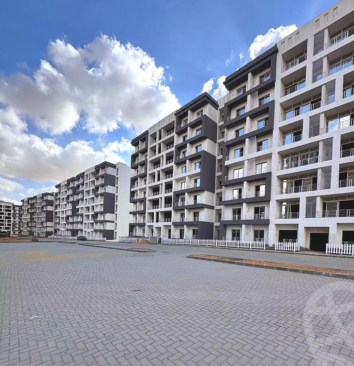 https://aqarmap.com.eg/en/listing/6983152-for-sale-cairo-new-administrative-capital-r7-kmbwnd-stw